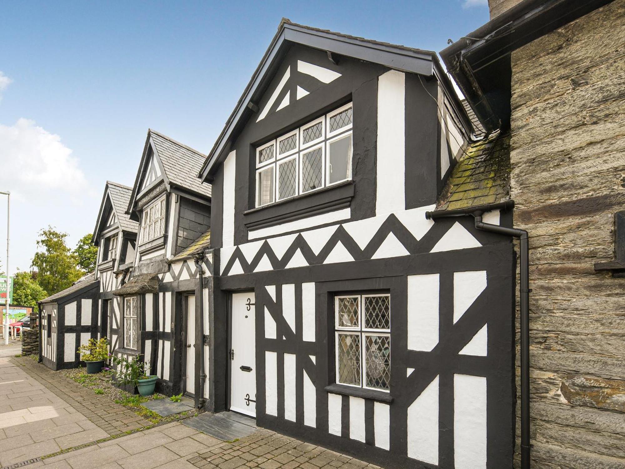 Bwthyn Llys Machynlleth Old Court House Villa Ngoại thất bức ảnh
