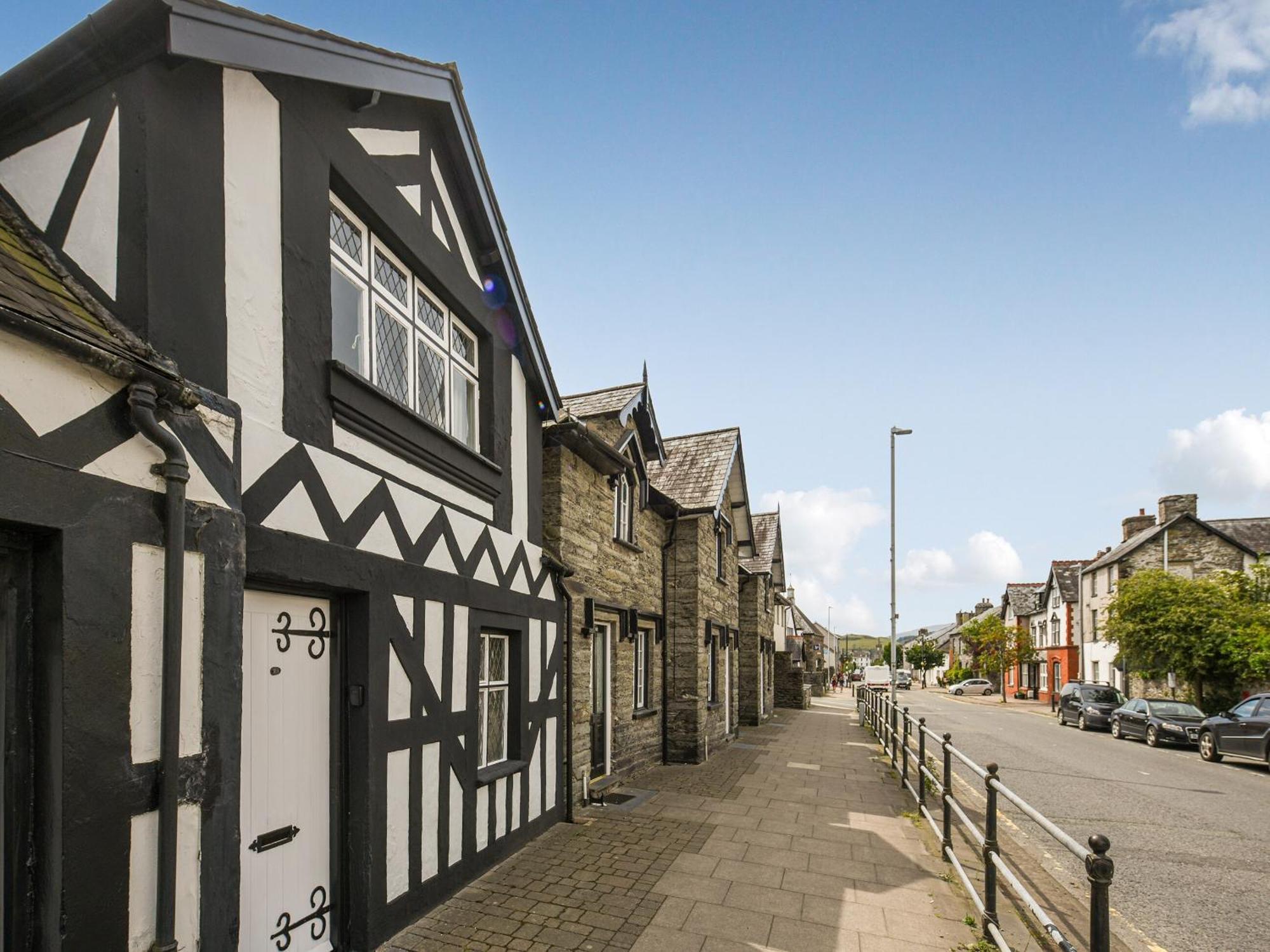 Bwthyn Llys Machynlleth Old Court House Villa Ngoại thất bức ảnh